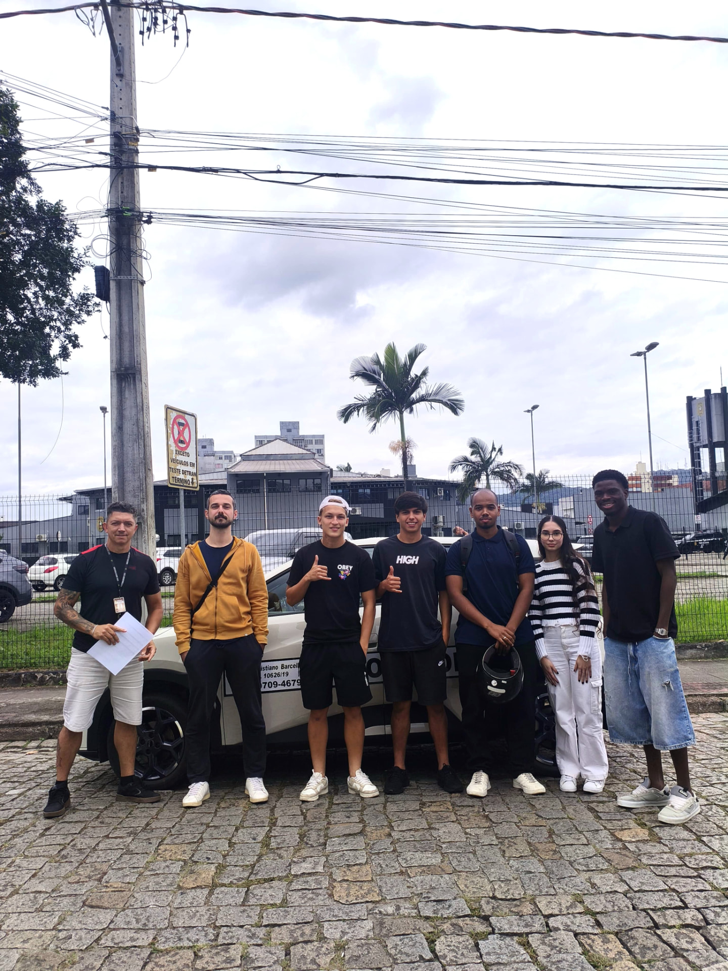 Grupo de alunos aprovados em Joinville